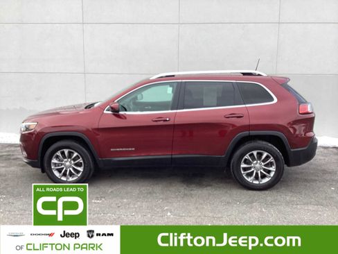 Certified 2020 Jeep Cherokee Latitude Plus w/ Cold Weather Group image 3