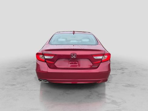 Used 2018 Honda Accord Touring image 7