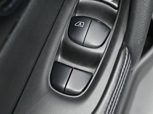 Used 2019 Nissan Rogue SL w/ Premium Package image 13