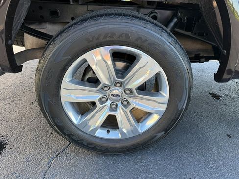 Used 2020 Ford F150 Platinum w/ Equipment Group 701A Luxury AWD/4WD image 28