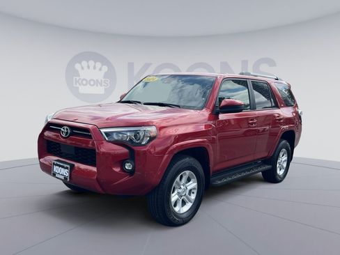 Used 2024 Toyota 4Runner SR5 AWD/4WD image 5