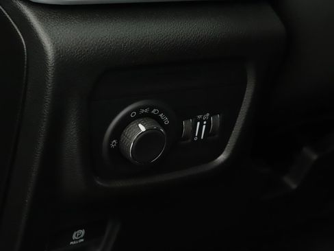 New 2025 Jeep Grand Cherokee Altitude image 8