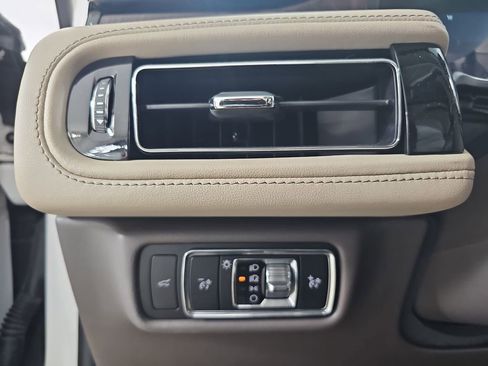 Used 2024 Lincoln Aviator Reserve w/ Equipment Group 201A AWD/4WD image 33