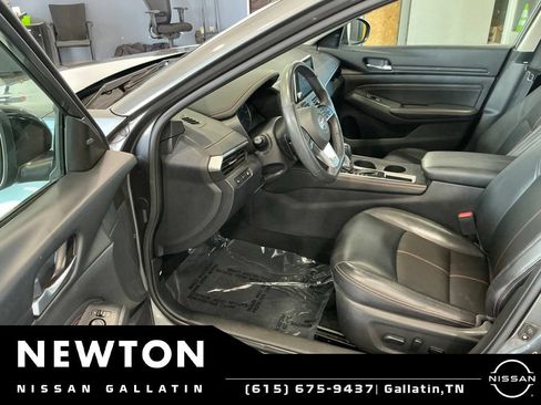 Used 2020 Nissan Altima 2.5 SR w/ Premium Package FWD image 6