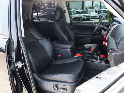 Used 2024 Toyota 4Runner TRD Off-Road Premium w/ Moonroof Package AWD/4WD image 43