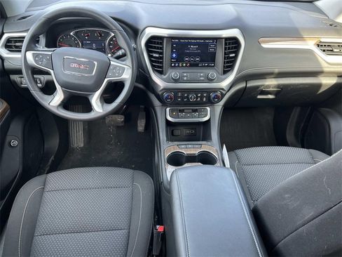 Certified 2023 GMC Acadia SLE w/ Driver Convenience Package image 11