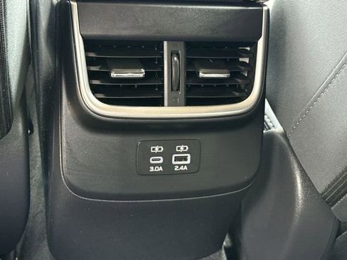 Used 2025 Subaru Outback Premium AWD/4WD image 11