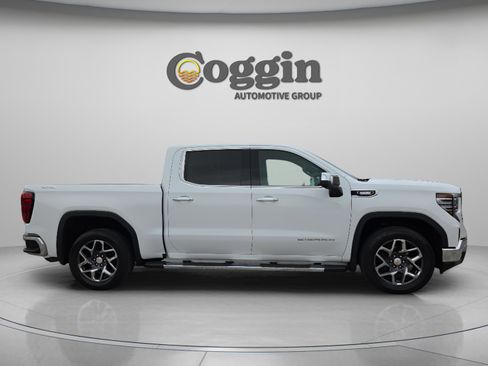 Used 2024 GMC Sierra 1500 SLT w/ SLT Premium Plus Package AWD/4WD image 6