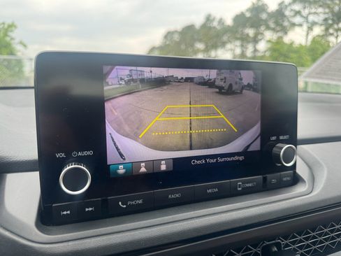 Certified 2023 Honda Accord EX image 15