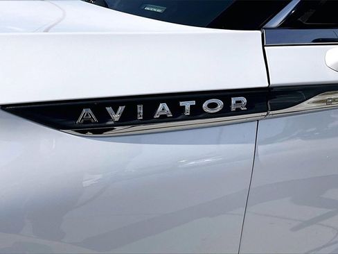 Used 2023 Lincoln Aviator Reserve w/ Equipment Group 201A image 8