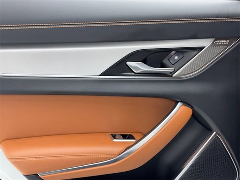 Used 2022 Jaguar XF R-Dynamic SE image 45