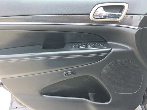 Used 2017 Jeep Grand Cherokee Limited w/ Trailer Tow Group IV image 13