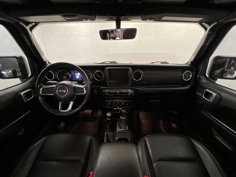 Used 2020 Jeep Gladiator Overland image 9