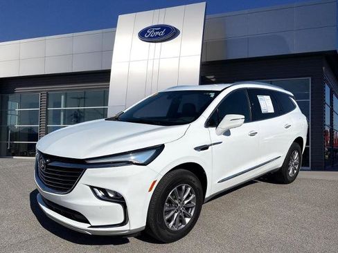 Used 2024 Buick Enclave Premium image 4