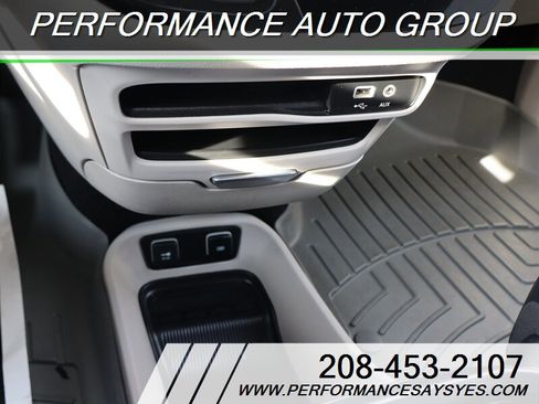 Used 2019 Chrysler Pacifica Touring-L image 23