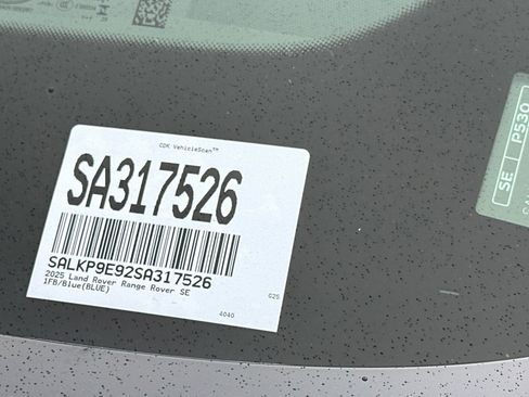 New 2025 Land Rover Range Rover SE image 29