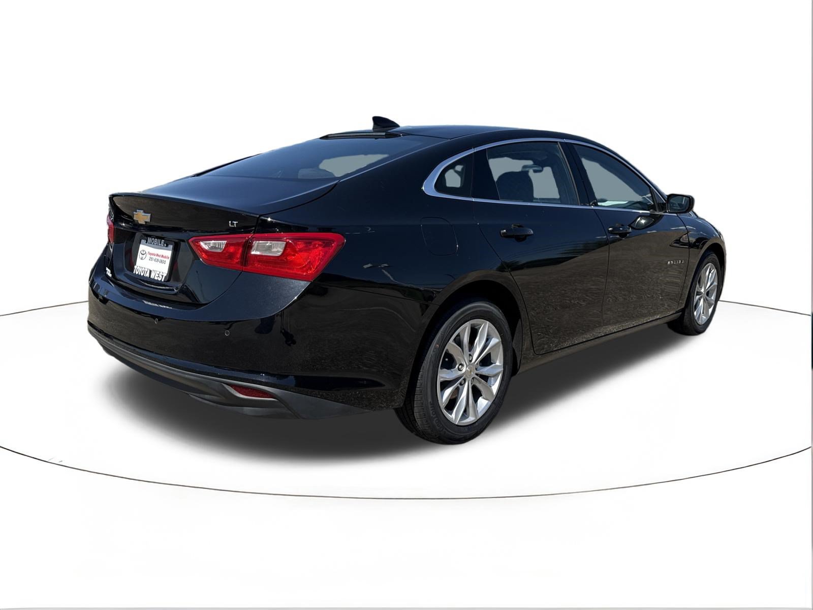 Used 2025 Chevrolet Malibu LT FWD image 3