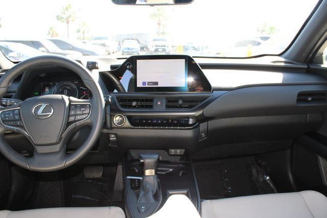 Used 2024 Lexus UX 250h FWD image 10