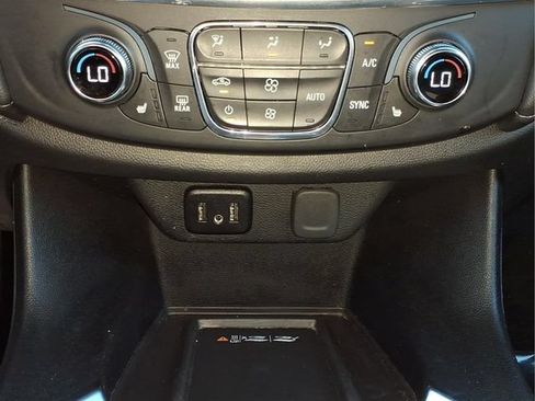 Used 2023 Chevrolet Traverse LT w/ LPO, Floor Liner Package AWD/4WD image 21
