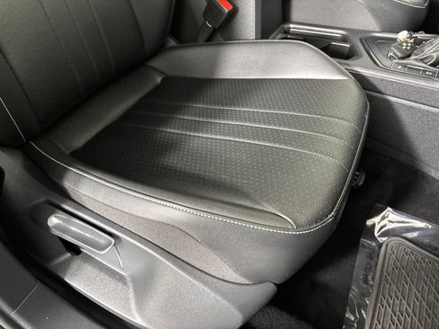Used 2023 Volkswagen Tiguan SE R-Line FWD image 32
