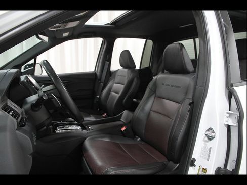 Certified 2023 Honda Ridgeline Black Edition image 5