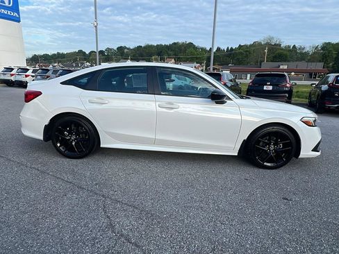 Used 2024 Honda Civic Sport image 3