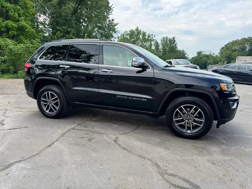 Used 2019 Jeep Grand Cherokee Limited AWD/4WD image 6