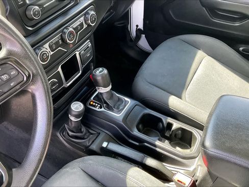 Used 2019 Jeep Wrangler Sport AWD/4WD image 16