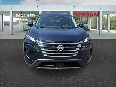 Certified 2025 Nissan Rogue SV AWD/4WD image 8