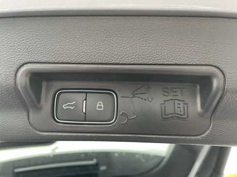 Used 2022 Ford Explorer Limited image 42