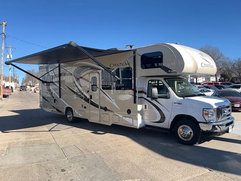 Used 2017 Ford E-450 and Econoline 450 Super Duty w/ Motorhome Prep Package RWD image 3