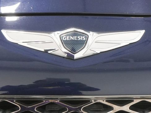 Used 2023 Genesis G70 2.0T image 11