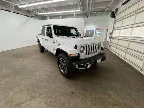 Used 2023 Jeep Gladiator Overland image 8