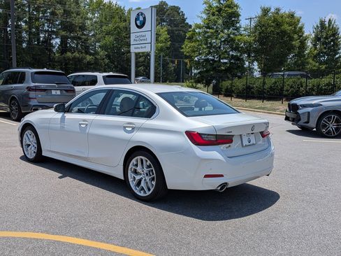 Used 2025 BMW 330i xDrive Sedan w/ Convenience Package AWD/4WD image 5