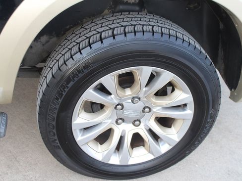 Used 2014 RAM 1500 Laramie Longhorn w/ Convenience Group image 28