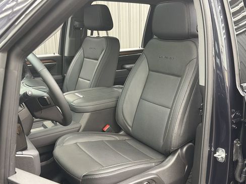 Used 2025 GMC Sierra 3500 Denali w/ Denali Reserve Package image 21