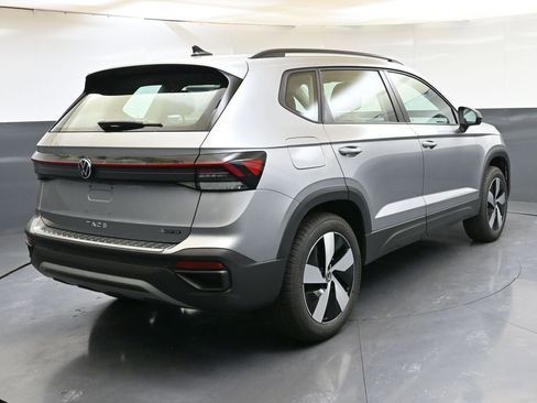 Used 2025 Volkswagen Taos S AWD/4WD image 5