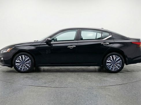 Used 2025 Nissan Altima 2.5 SV image 5