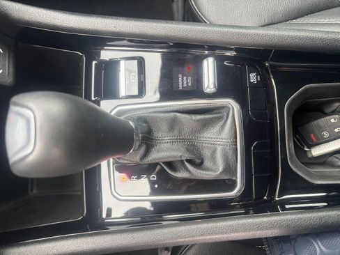 Used 2025 Jeep Compass Limited image 40