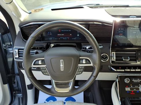 Used 2024 Lincoln Navigator Black Label image 32