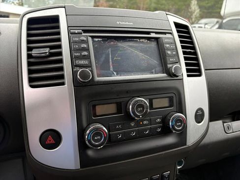 Used 2015 Nissan Frontier PRO-4X image 9