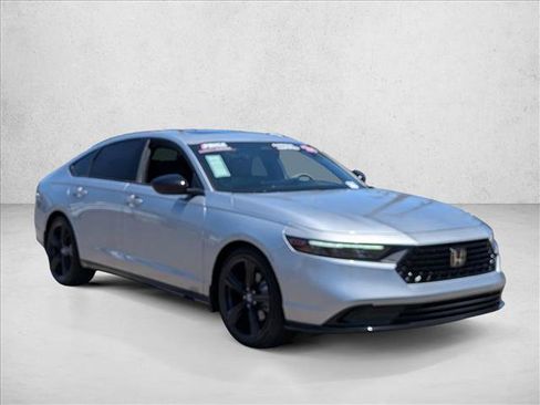 Used 2024 Honda Accord Sport image 3