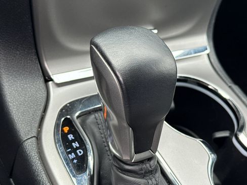 Used 2019 Jeep Grand Cherokee Limited AWD/4WD image 15