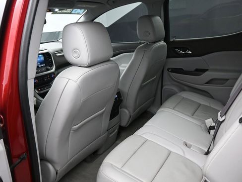 Used 2023 GMC Acadia SLT image 23