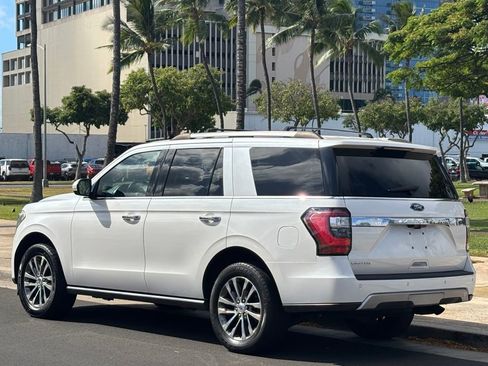 Used 2018 Ford Expedition Limited w/ Equipment Group 301A AWD/4WD image 3