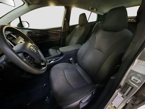 Used 2022 Toyota Prius LE FWD image 12