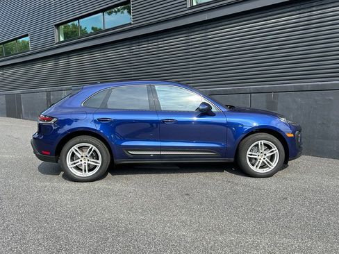 Certified 2026 Porsche Macan AWD/4WD image 11