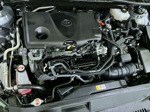 Used 2025 Toyota Camry SE FWD image 28