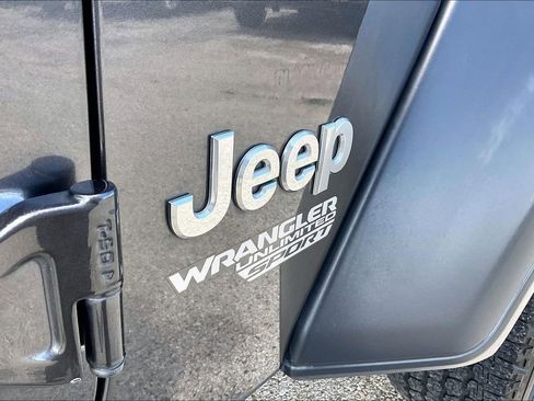 Used 2018 Jeep Wrangler Unlimited Sport S AWD/4WD image 26