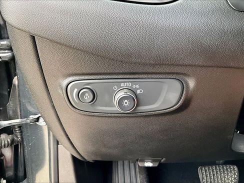 Used 2021 Chevrolet Equinox LT FWD image 34